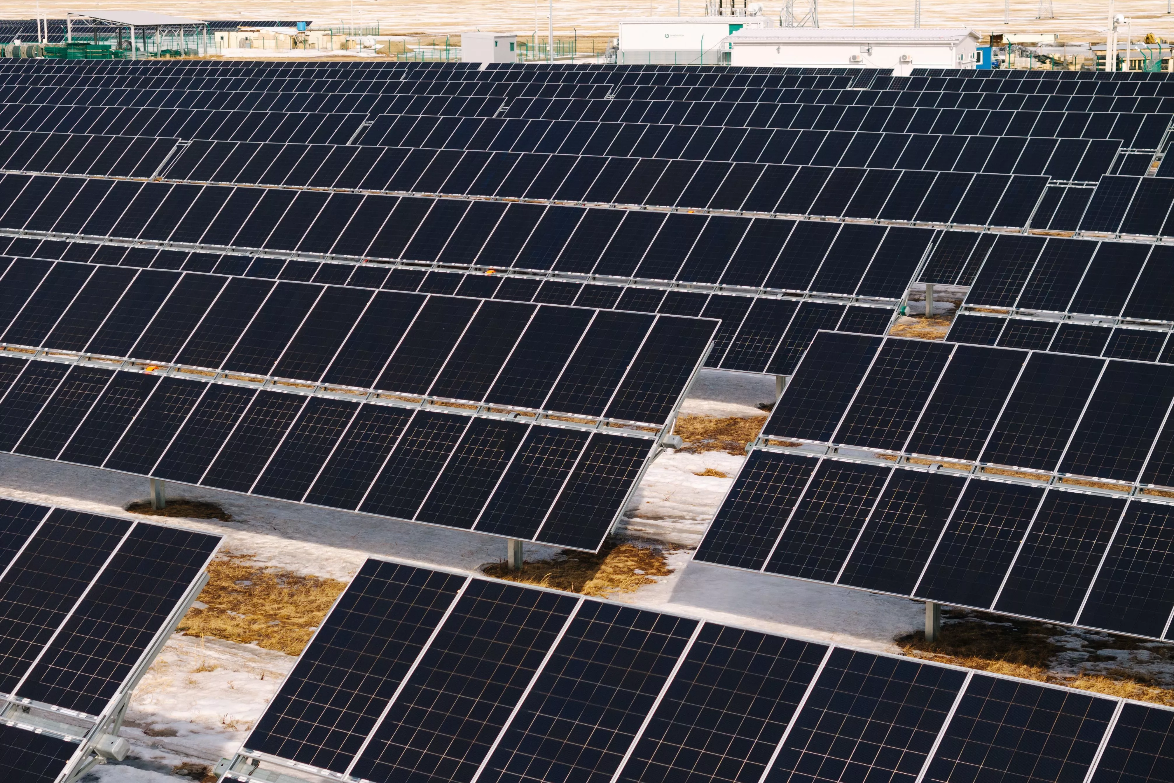 Tracker for solar panels: how a "smart" sun-tracking system adds 25% to power plant generation.